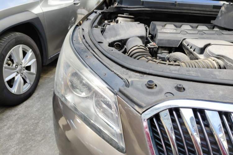 Used Buick LaCrosse 2013 2.4L SIDI Leading Comfort Version Right Front Headlight