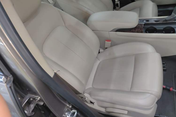 Used Buick LaCrosse 2013 2.4L SIDI Leading Comfort Version Right Front Seat