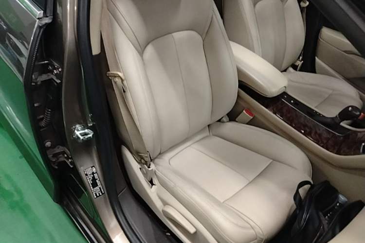 Used Buick LaCrosse 2013 2.4L SIDI Leading Comfort Version Right Front Seat