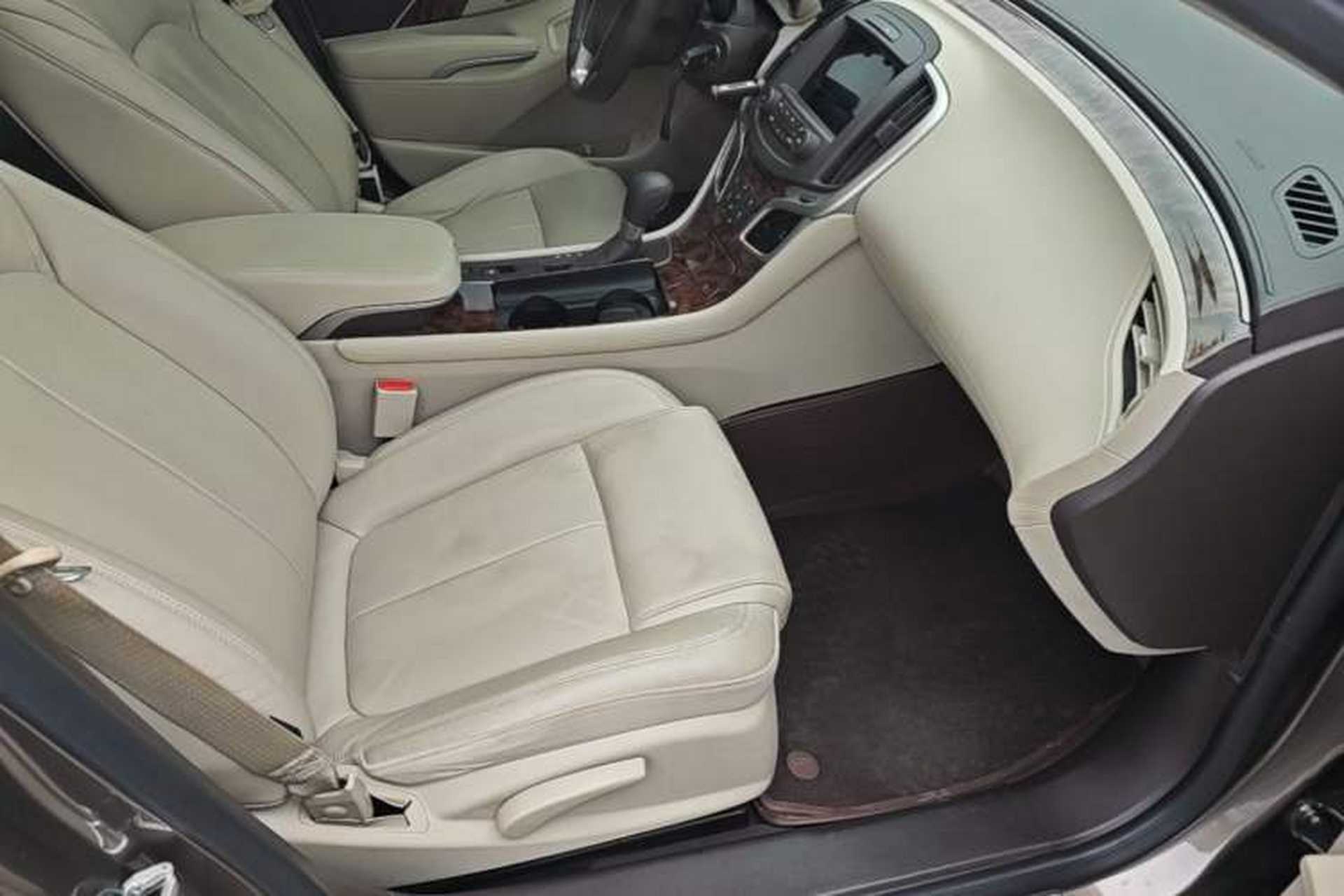 Used Buick LaCrosse 2013 2.4L SIDI Leading Comfort Version Right Front Seat