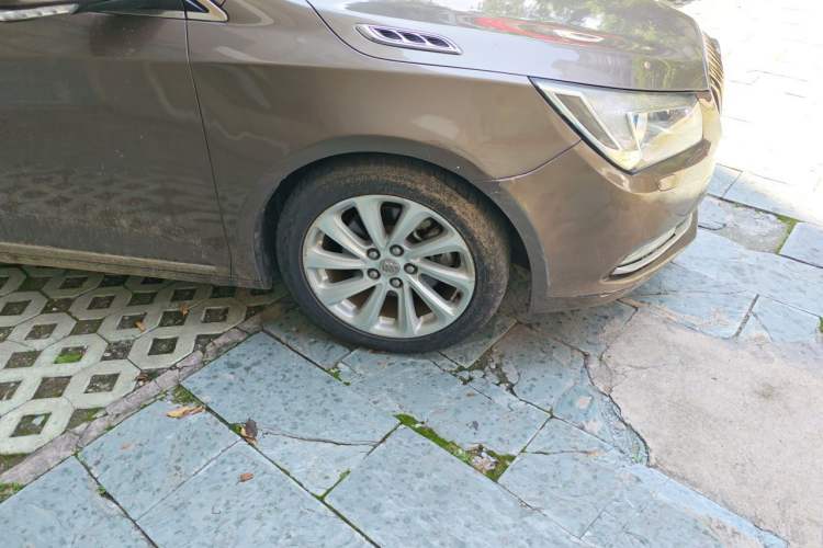 Used Buick LaCrosse 2013 2.0T SIDI Smart Luxury Flagship Edition Right Front Wheel Hub