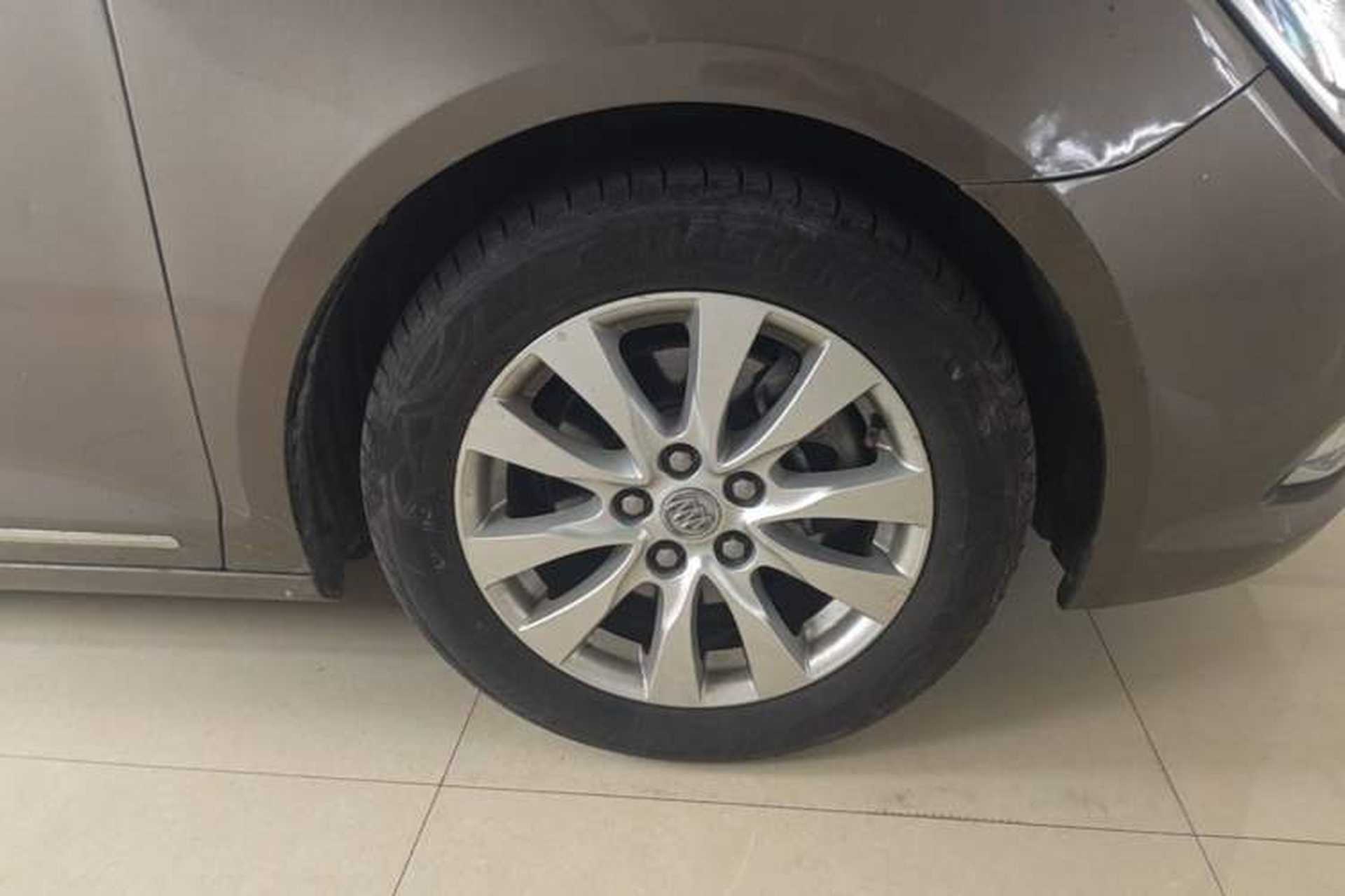Used Buick LaCrosse 2013 2.4L SIDI Leading Comfort Version Right Front Wheel Hub