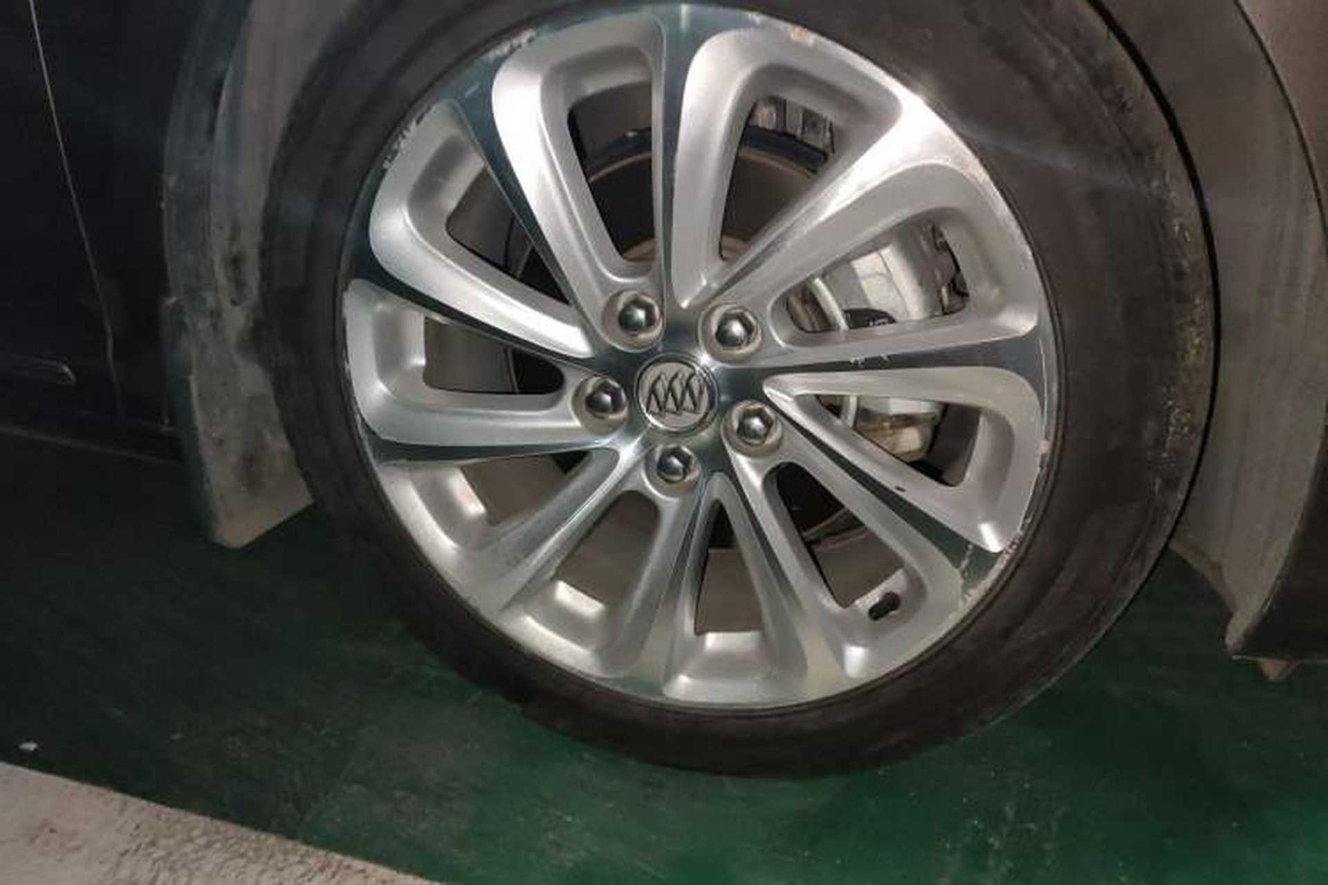 Used Buick LaCrosse 2013 2.0T SIDI Smart Luxury Flagship Edition Right Front Wheel Hub