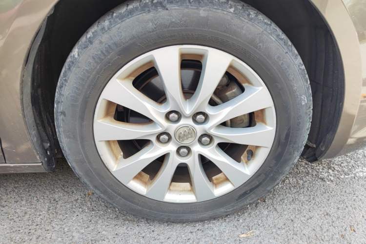 Used Buick LaCrosse 2013 2.4L SIDI Leading Comfort Version Right Front Wheel Hub