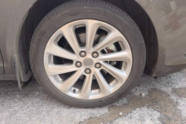 Used Buick LaCrosse 2013 3.0L SIDI V6 Smart Luxury Flagship Model Right Front Wheel Hub
