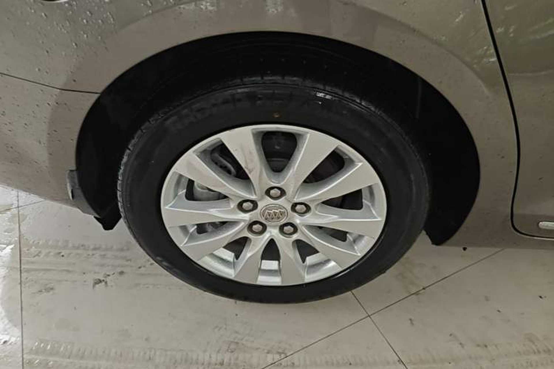 Used Buick LaCrosse 2013 2.4L SIDI Leading Comfort Version Right Rear Wheel Hub