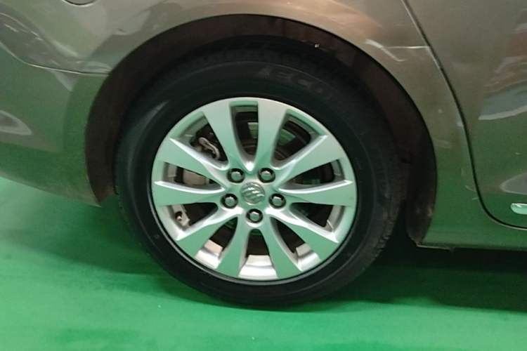 Used Buick LaCrosse 2013 2.4L SIDI Leading Comfort Version Right Rear Wheel Hub