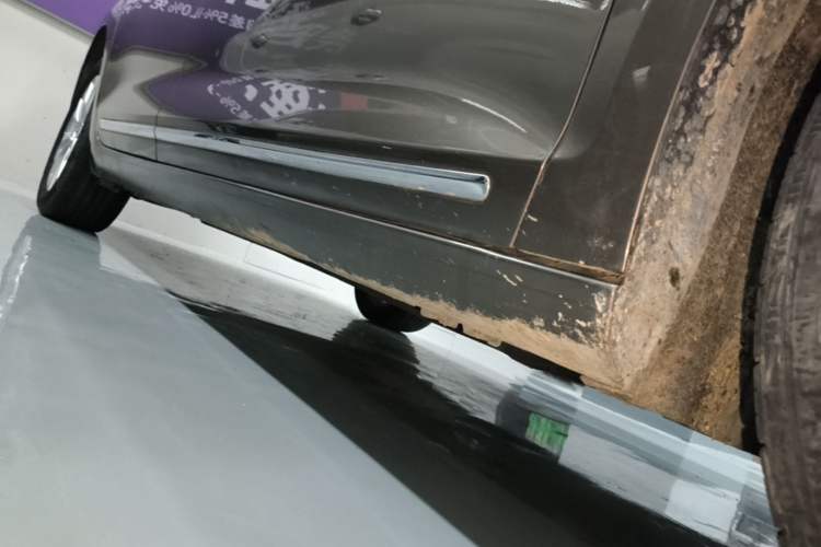 Used Buick LaCrosse 2013 2.4L SIDI Leading Comfort Version Right Side Sill