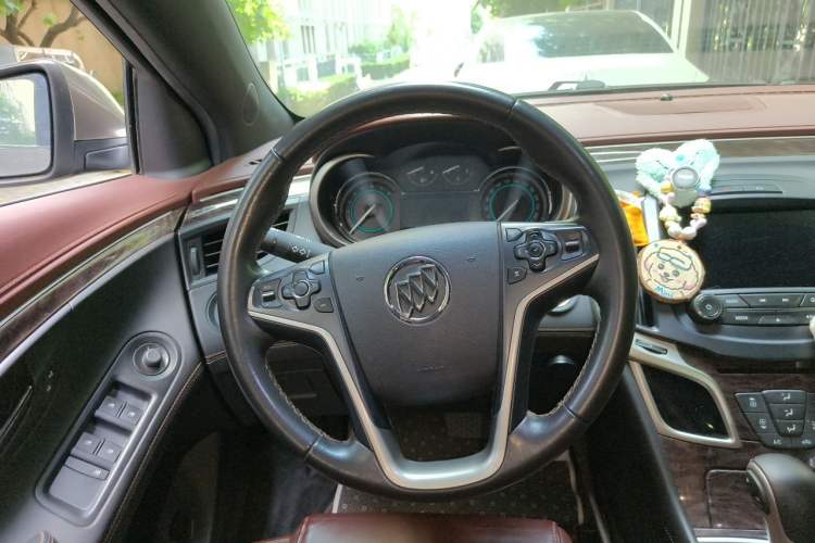 Used Buick LaCrosse 2013 2.4L SIDI Elite Comfort Version Steering Wheel