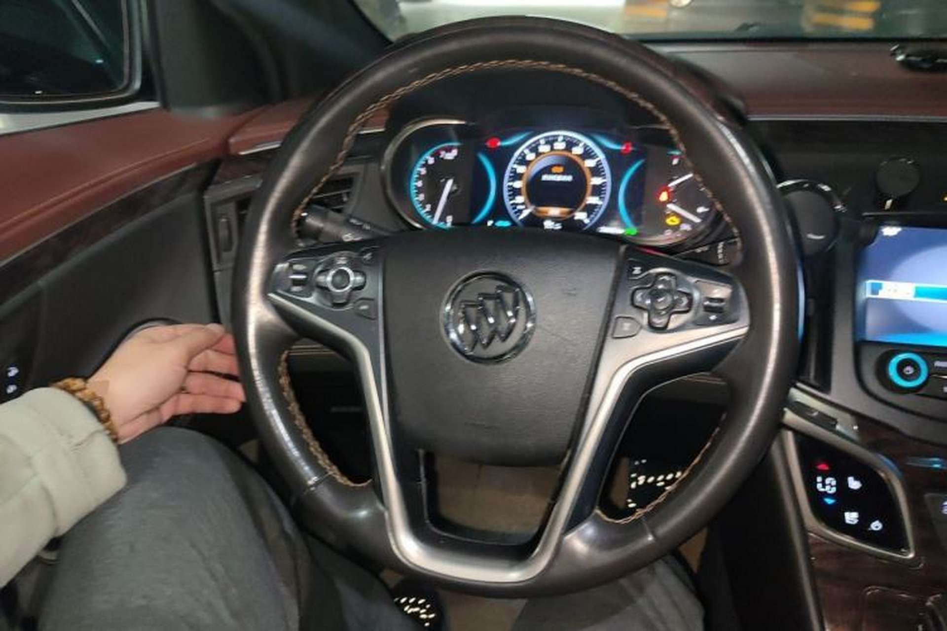 Used Buick LaCrosse 2013 2.0T SIDI Smart Luxury Flagship Edition Steering Wheel