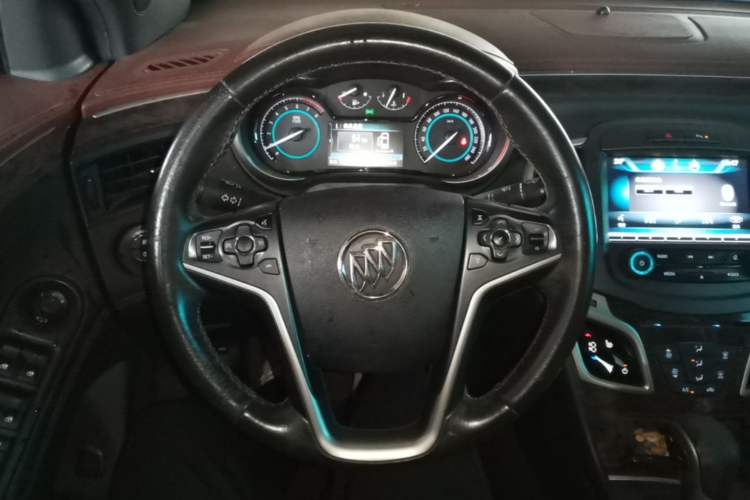 Used Buick LaCrosse 2013 2.4L SIDI Elite Comfort Version Steering Wheel