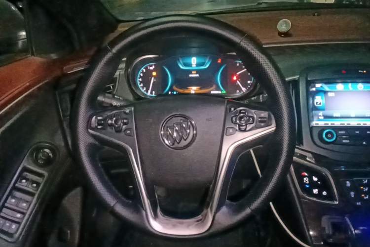 Used Buick LaCrosse 2013 2.4L SIDI Luxury Comfort Edition Steering Wheel