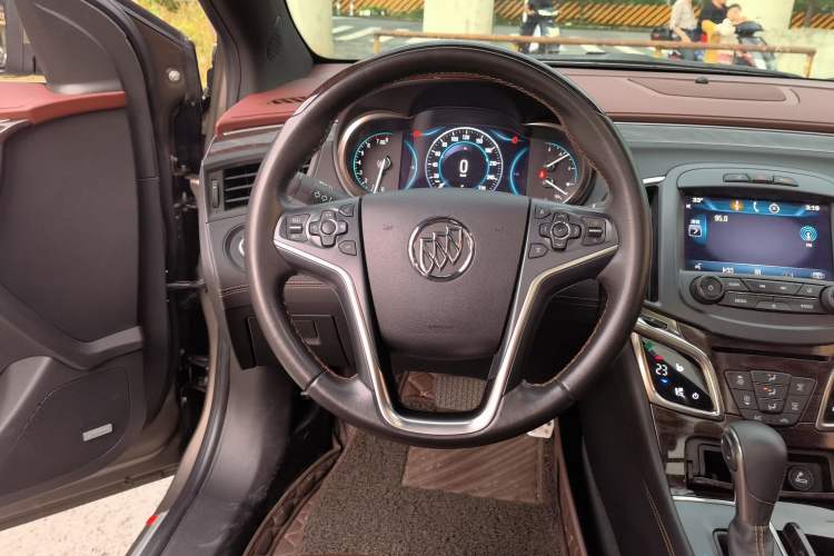 Used Buick LaCrosse 2013 3.0L SIDI V6 Smart Luxury Flagship Model Steering Wheel