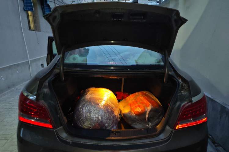 Used Buick LaCrosse 2013 2.4L SIDI Leading Comfort Version Trunk
