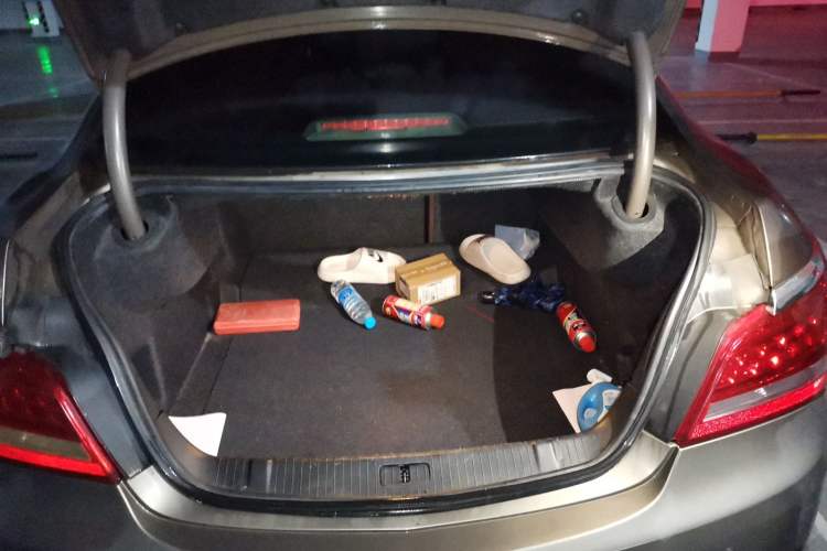Used Buick LaCrosse 2013 2.4L SIDI Elite Comfort Version Trunk