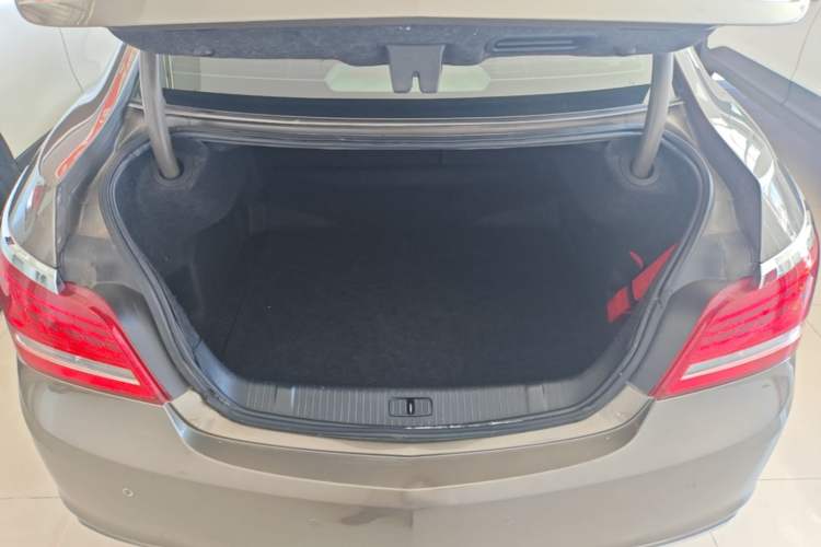 Used Buick LaCrosse 2013 2.4L SIDI Elite Comfort Version Trunk