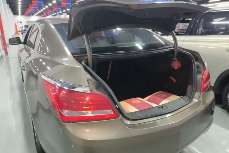 Used Buick LaCrosse 2013 2.4L SIDI Leading Comfort Version Trunk