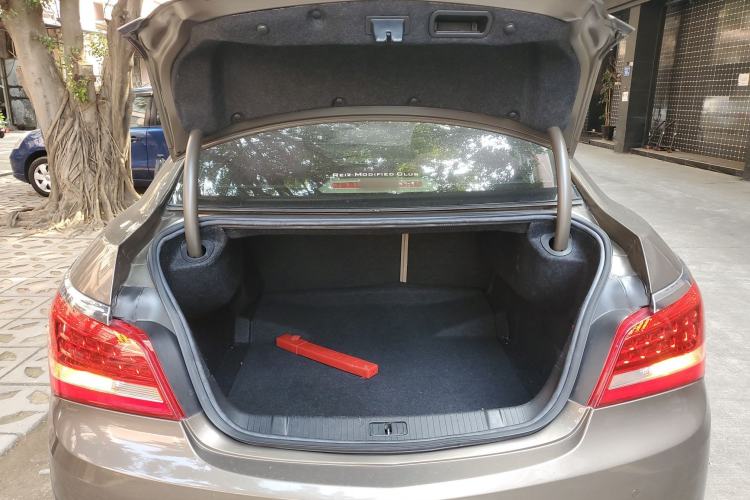 Used Buick LaCrosse 2013 2.4L SIDI Leading Comfort Version Trunk