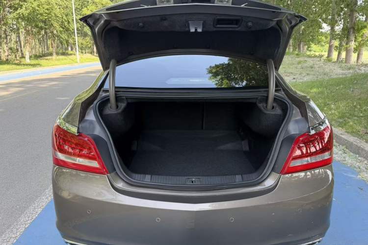 Used Buick LaCrosse 2013 2.4L SIDI Leading Comfort Version Trunk