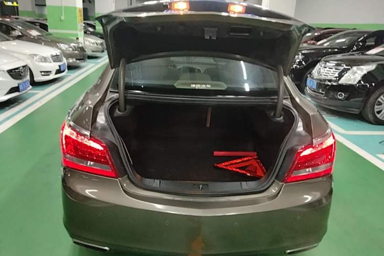 Used Buick LaCrosse 2013 2.4L SIDI Leading Comfort Version Trunk