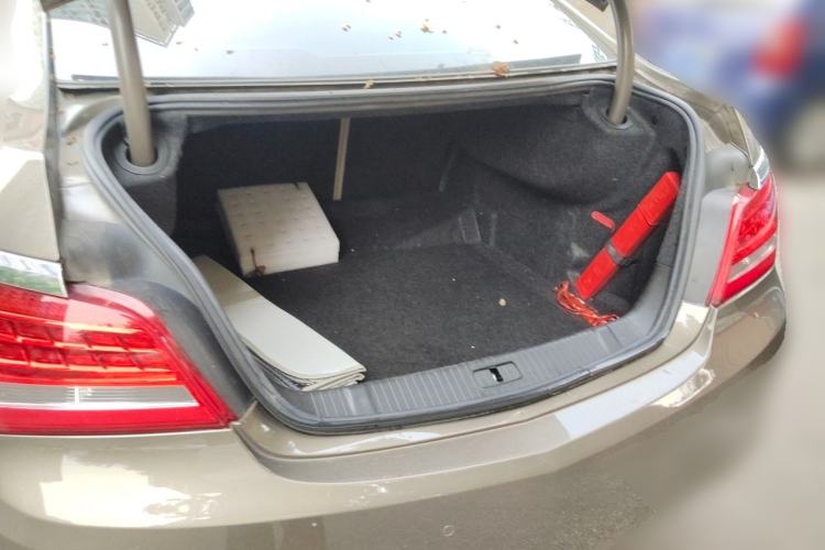 Used Buick LaCrosse 2013 2.4L SIDI Leading Comfort Version Trunk