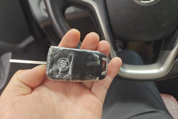 Used Buick LaCrosse 2013 2.4L SIDI Elite Comfort Version Vehicle Key