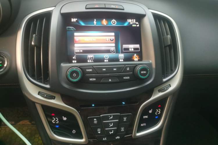 Used Buick LaCrosse 2013 2.4L SIDI Elite Comfort Version Audio And AC Panel