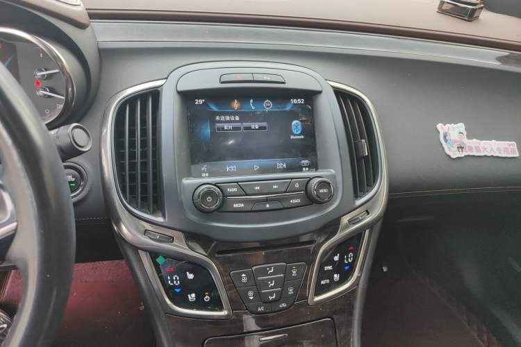 Used Buick LaCrosse 2013 2.4L SIDI Luxury Comfort Edition Audio And AC Panel