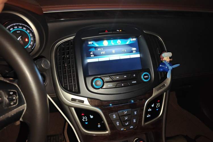 Used Buick LaCrosse 2013 2.4L SIDI Elite Comfort Version Audio And AC Panel