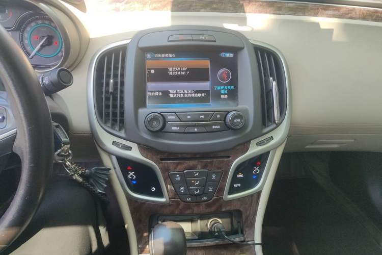 Used Buick LaCrosse 2013 2.4L SIDI Leading Comfort Version Audio And AC Panel