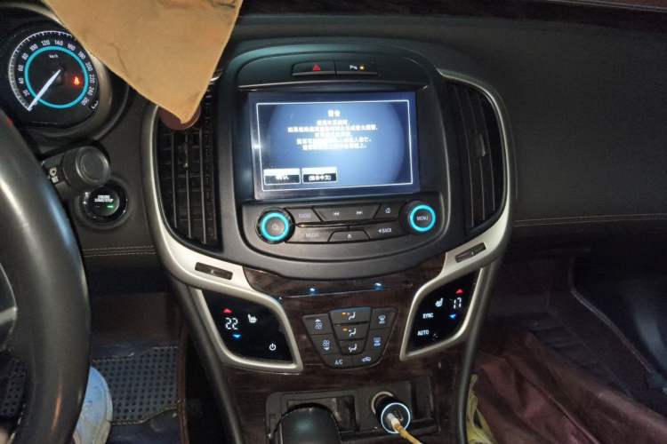Used Buick LaCrosse 2013 2.4L SIDI Elite Comfort Version Audio And AC Panel