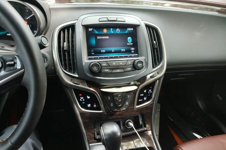 Used Buick LaCrosse 2013 2.0T SIDI Smart Luxury Flagship Edition Audio And AC Panel