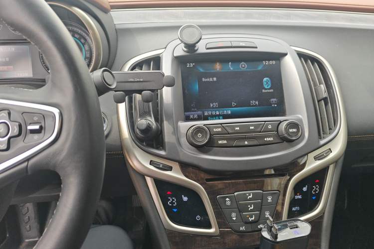 Used Buick LaCrosse 2013 2.4L SIDI Elite Comfort Version Audio And AC Panel