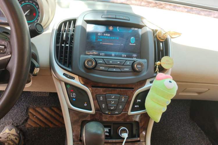 Used Buick LaCrosse 2013 2.4L SIDI Leading Comfort Version Audio And AC Panel