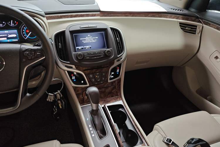 Used Buick LaCrosse 2013 2.4L SIDI Leading Comfort Version Audio And AC Panel
