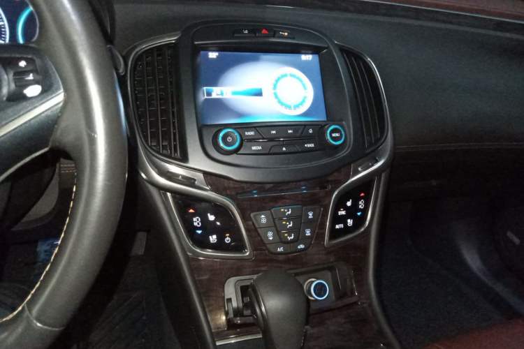 Used Buick LaCrosse 2013 2.0T SIDI Elite Tech Version Audio And AC Panel