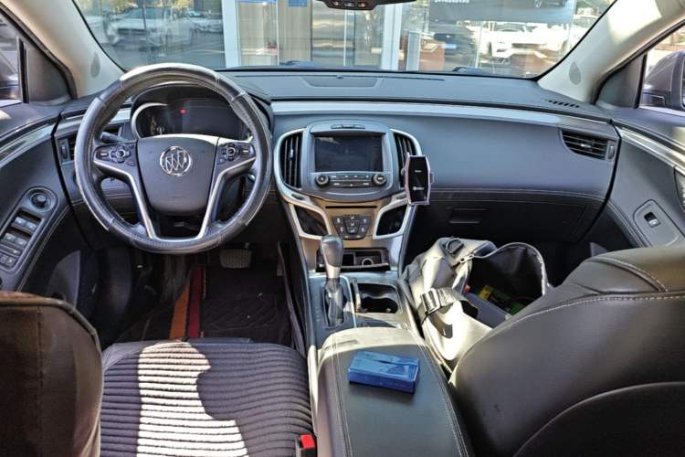 Used Buick LaCrosse 2013 2.0T SIDI Smart Luxury Flagship Edition Center Console