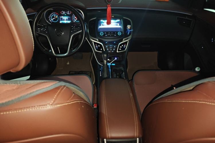 Used Buick LaCrosse 2013 2.4L SIDI Elite Comfort Version Center Console