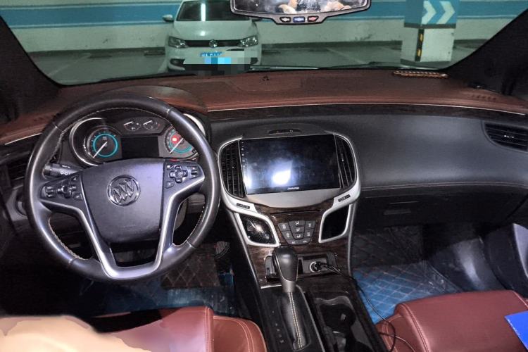 Used Buick LaCrosse 2013 2.4L SIDI Elite Comfort Version Center Console