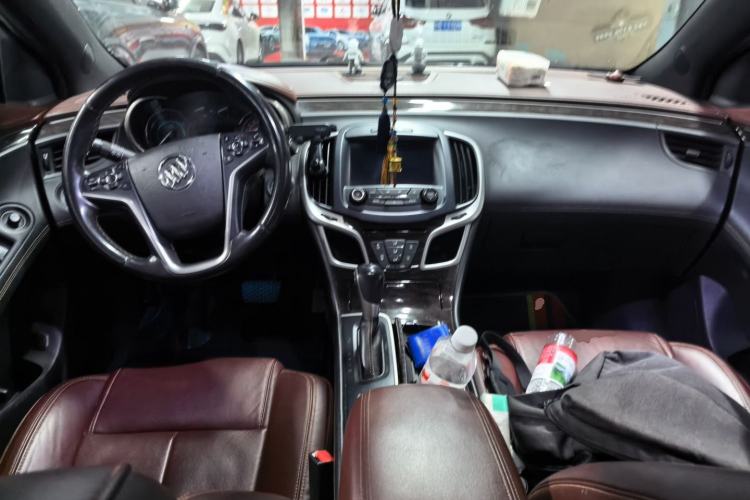 Used Buick LaCrosse 2013 2.4L SIDI Elite Comfort Version Center Console