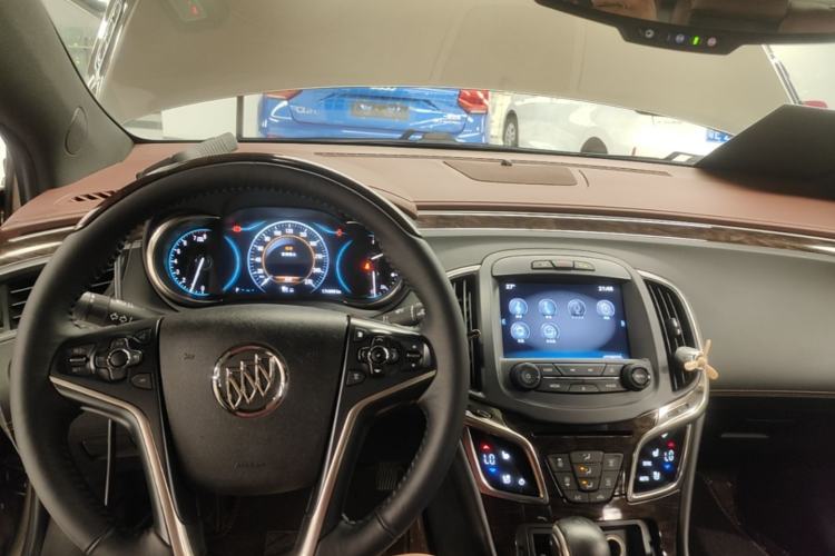 Used Buick LaCrosse 2013 2.0T SIDI Smart Luxury Flagship Edition Center Console