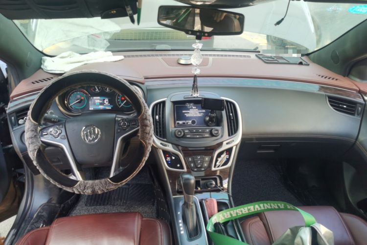 Used Buick LaCrosse 2013 2.4L SIDI Leading Comfort Version Center Console