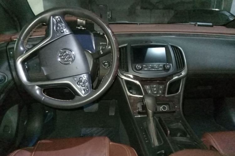 Used Buick LaCrosse 2013 2.0T SIDI Elite Tech Version Center Console