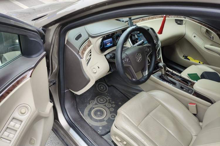 Used Buick LaCrosse 2013 2.0T SIDI Elite Tech Version Driver Seat
