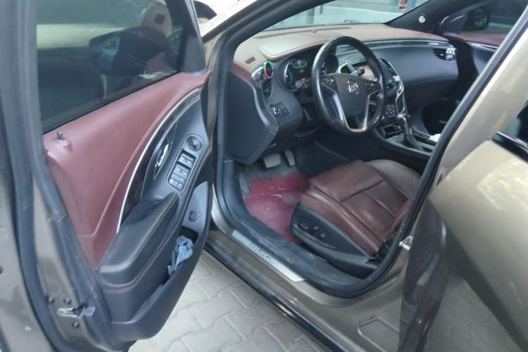 Used Buick LaCrosse 2013 2.4L SIDI Luxury Comfort Edition Driver Seat