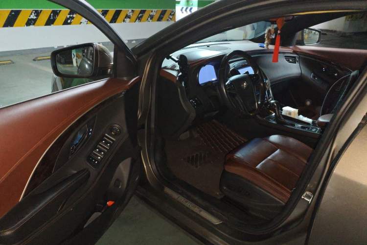 Used Buick LaCrosse 2013 2.4L SIDI Luxury Comfort Edition Driver Seat