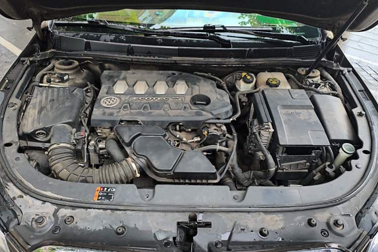 Used Buick LaCrosse 2013 2.4L SIDI Luxury Comfort Edition Engine Bay