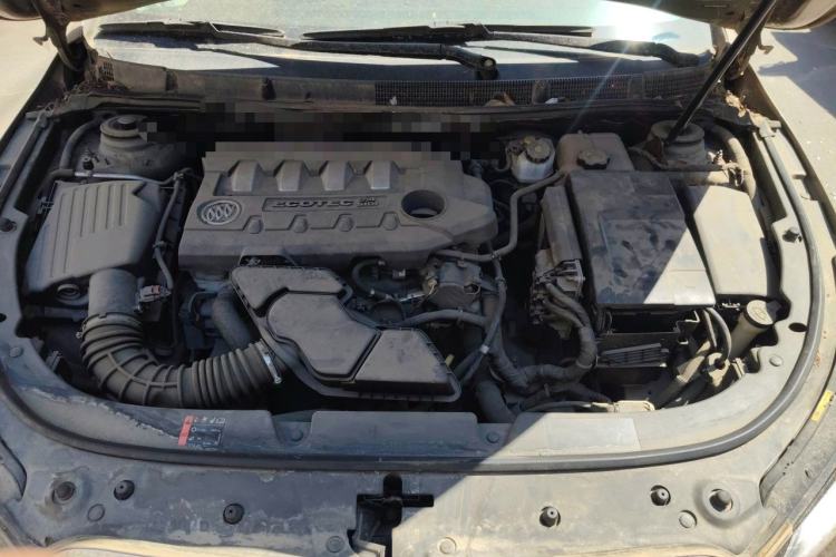 Used Buick LaCrosse 2013 2.4L SIDI Elite Comfort Version Engine Bay