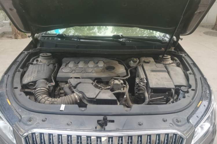 Used Buick LaCrosse 2013 2.4L SIDI Elite Comfort Version Engine Bay