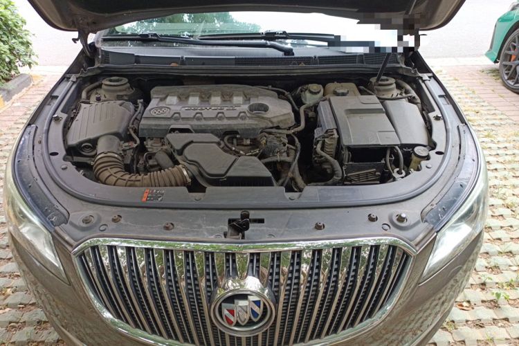 Used Buick LaCrosse 2013 2.4L SIDI Leading Comfort Version Engine Bay